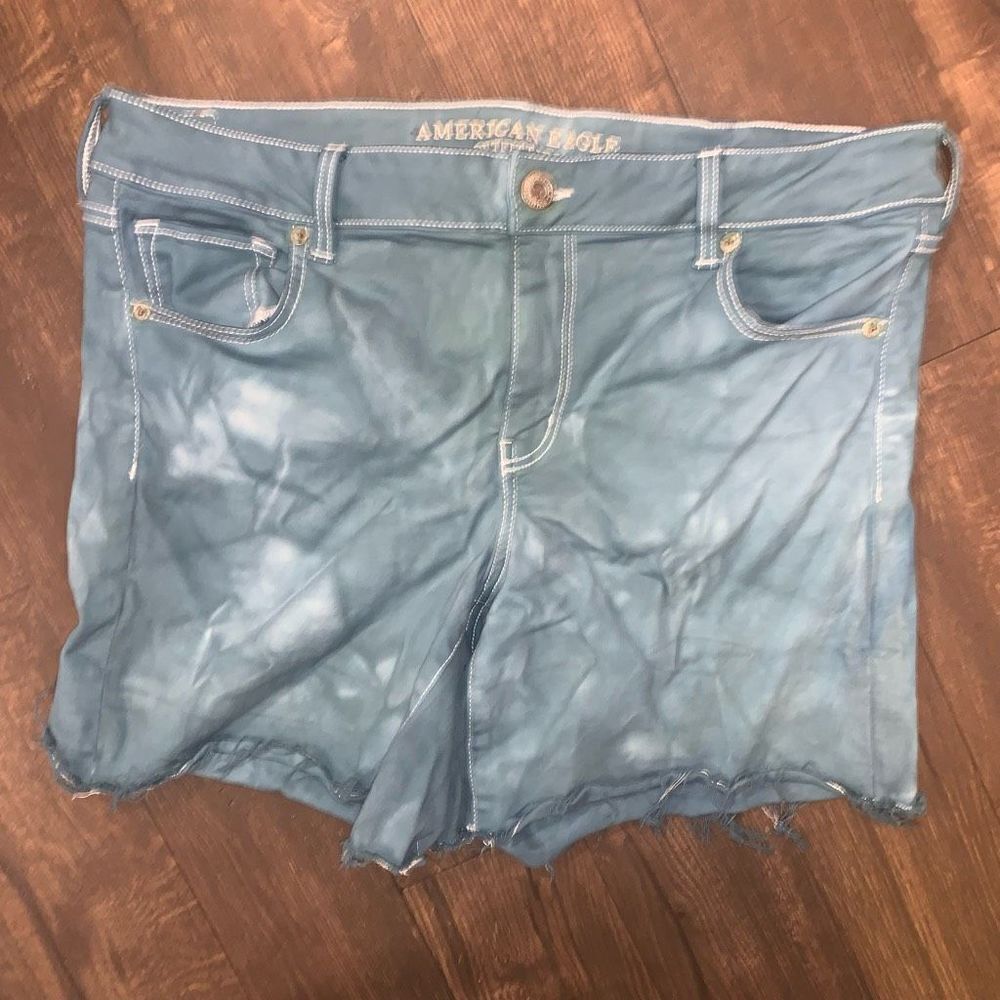 American Eagle midi green tie dye size 16 cutoff shorts